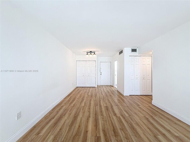 Building Photo - 17560 Atlantic Blvd