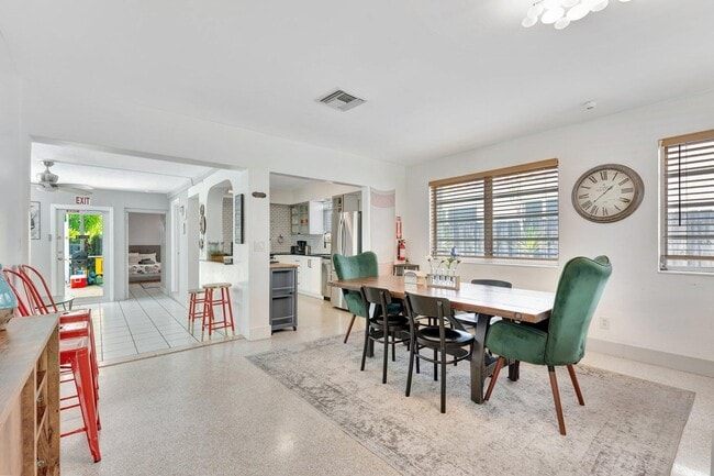 Building Photo - 1246 Johnson St