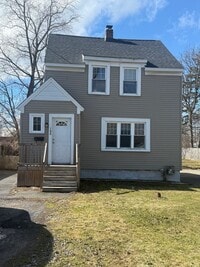 Building Photo - 3 Bed 1 Bath Colonial