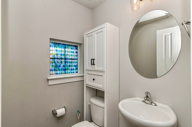 Building Photo - 10213 6th Pl SE