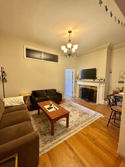 Building Photo - 42 Fenway