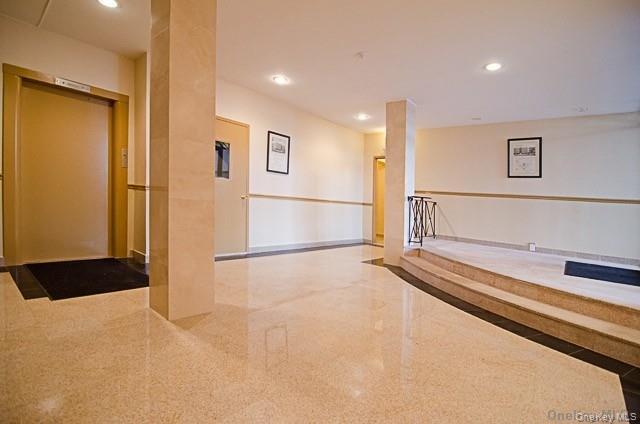 Building Photo - 135 3rd Ave