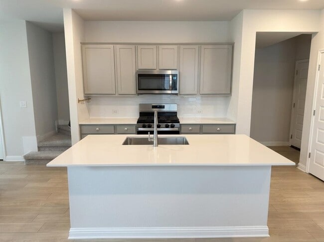 Building Photo - 8311 Springsteen Dr
