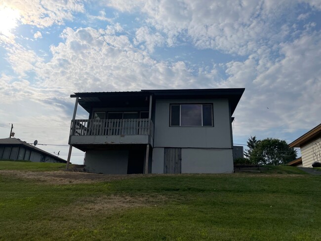 Primary Photo - Lake View Apartment for Rent!!!