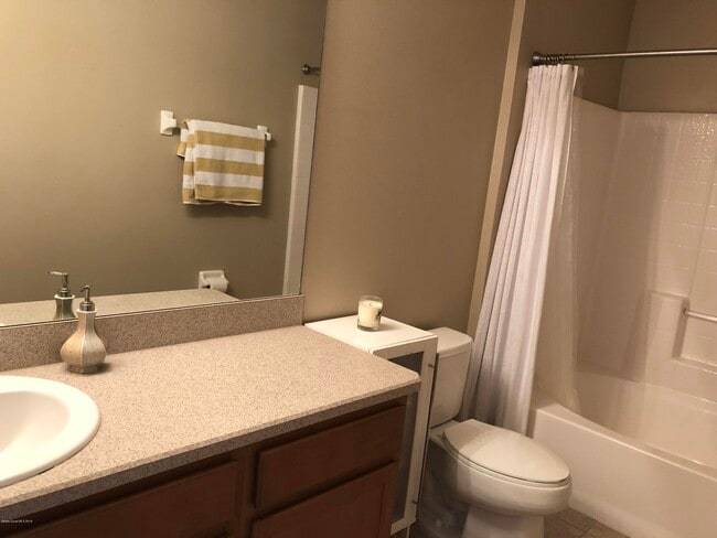 Building Photo - 2570 Revolution St