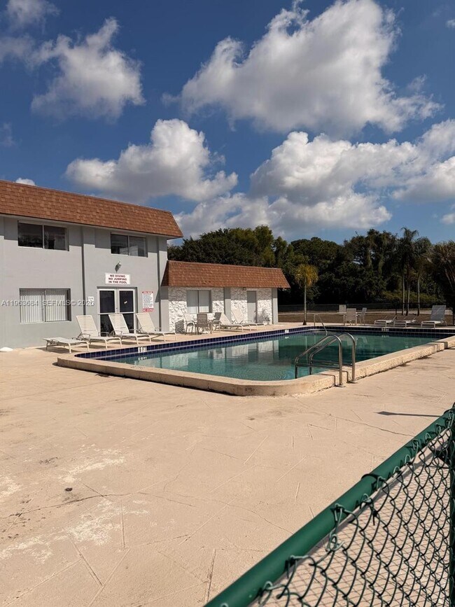 Building Photo - 6289 Lear Dr