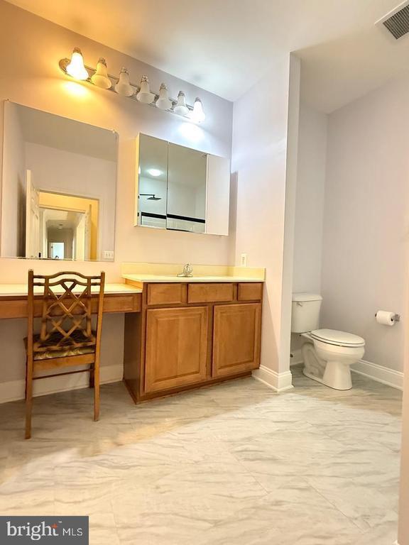 Building Photo - 4805 Mantlewood Way