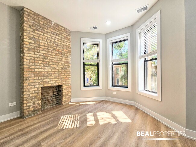 Building Photo - 438 W Belden Ave