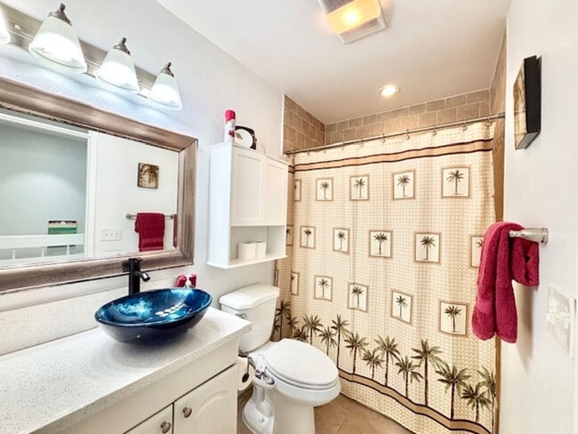 Building Photo - 2 Bedroom + 1.5 Bathroom Condo | Anacapa View | Monthly Furnished Rental