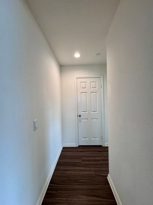 Building Photo - Newly built 4 bedroom Winchester home for ...