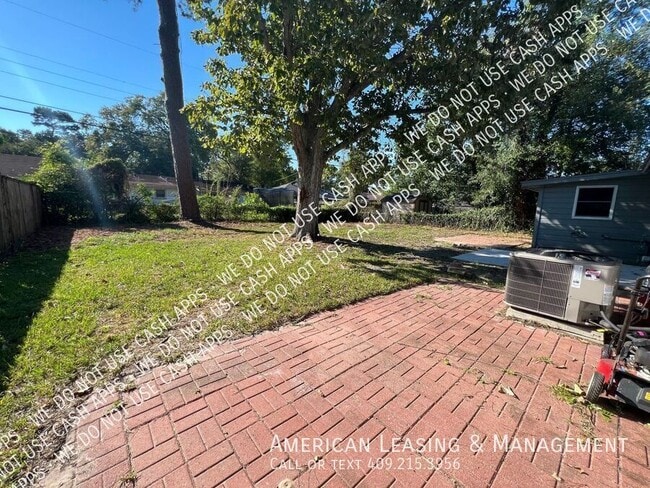 Building Photo - 695 Peyton-