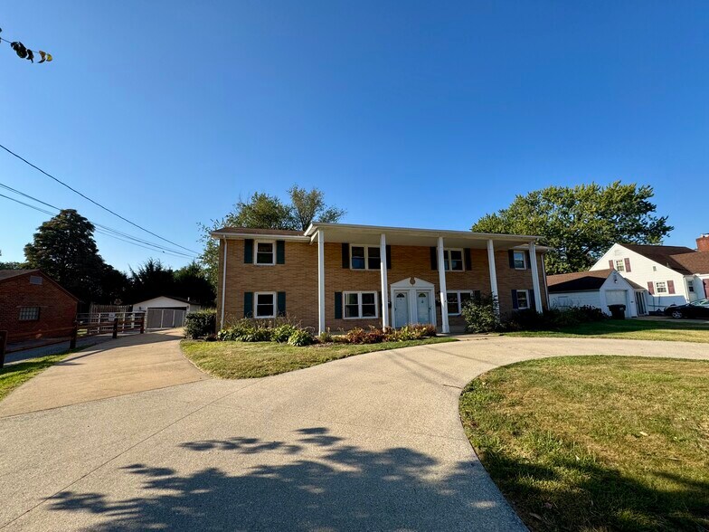 Primary Photo - 4646 13th St NW