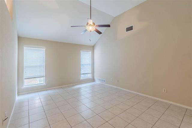 Building Photo - 313 Meadowood Ln