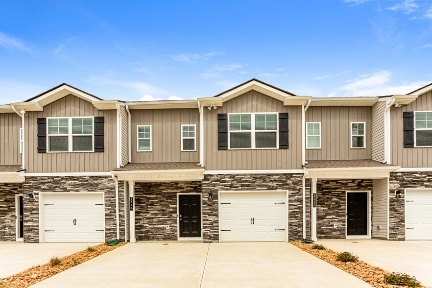 Building Photo - 2444 Legg Crk Ln