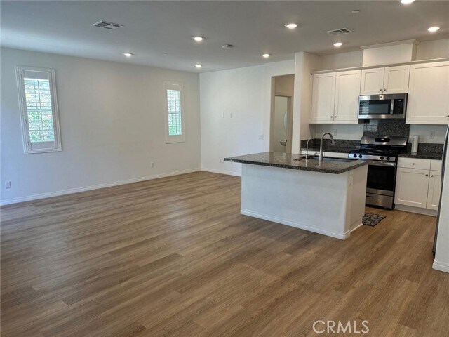 Building Photo - 16502 Casa Grande Ave