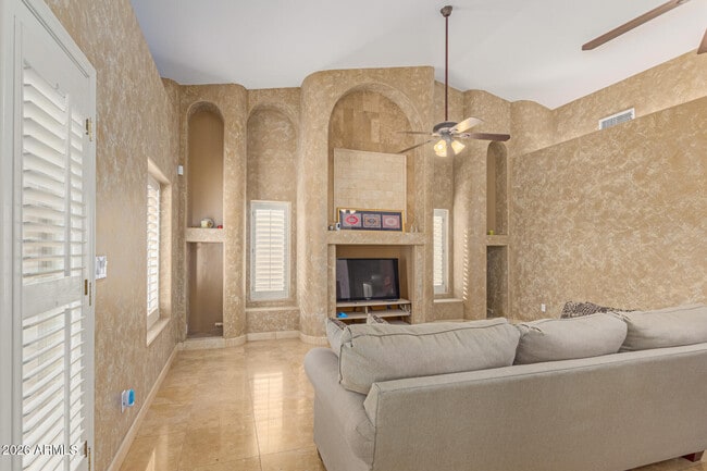 Building Photo - 601 W San Marcos Dr