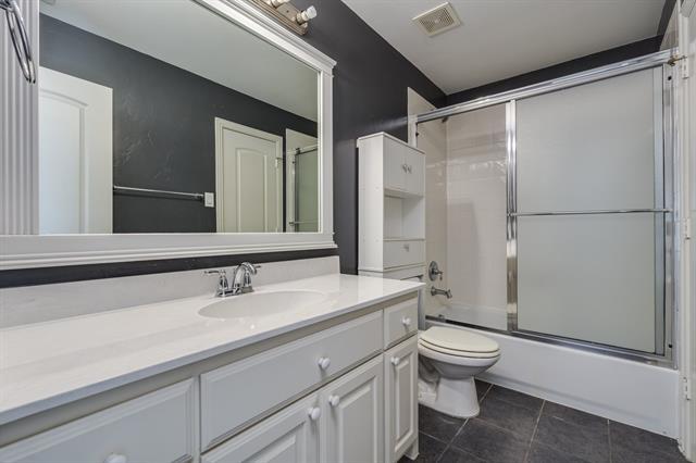 Building Photo - 2300 Janna Way