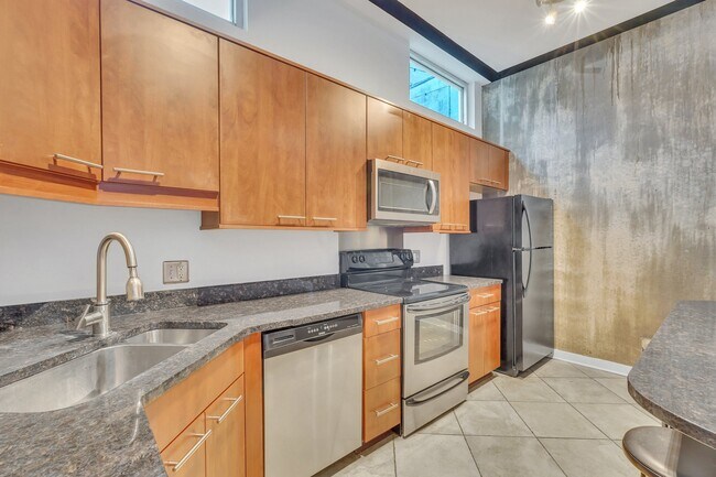 Building Photo - 536 Selma St