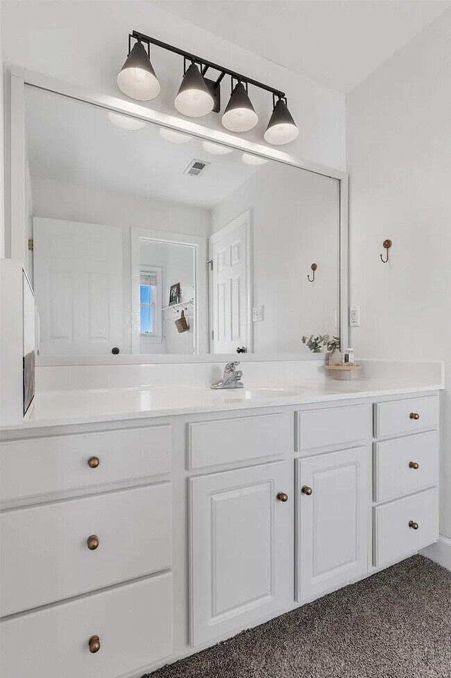 Building Photo - 1565 Bent River Cir