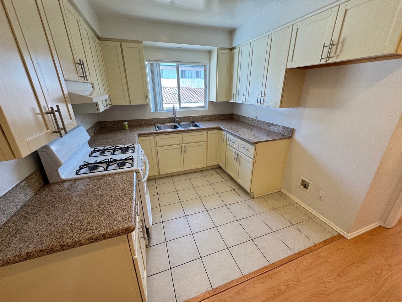 Building Photo - 1152 Ruberta Ave