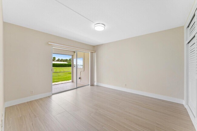 Building Photo - 478 Tequesta Dr