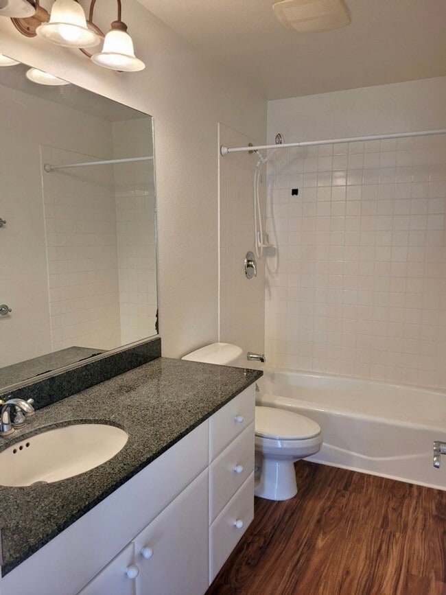 Building Photo - For Rent | 4 Bedroom, 3 Bathroom house with 2 Car Garage