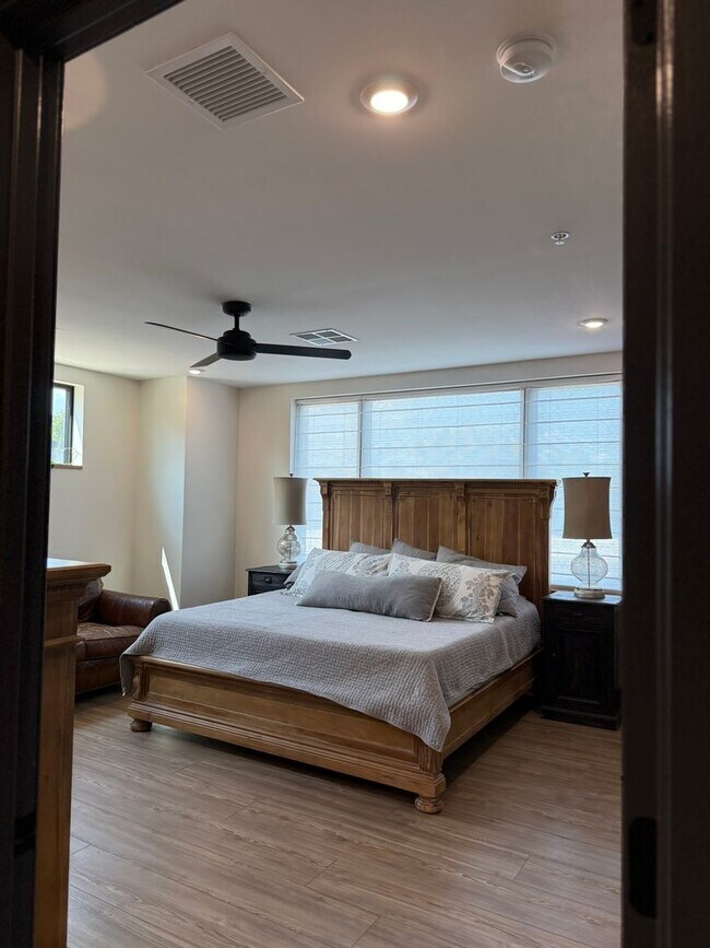 Building Photo - 100 Quartz Knl