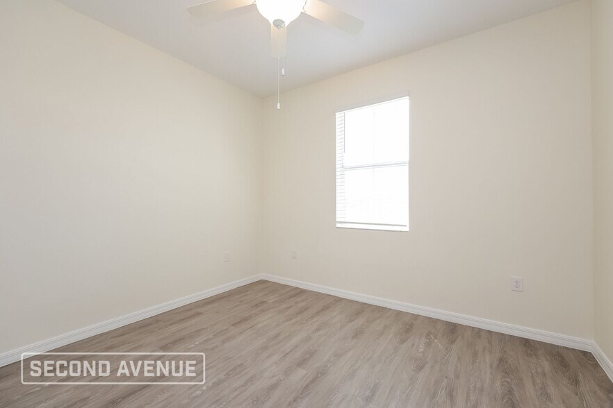 Building Photo - 1411 NW 9th Ave