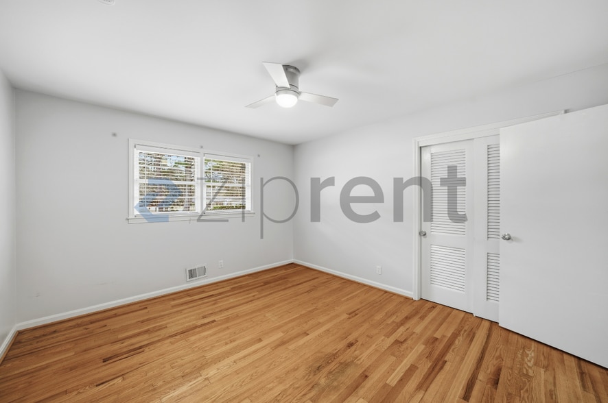 Building Photo - 1894 Hebron Hills Dr