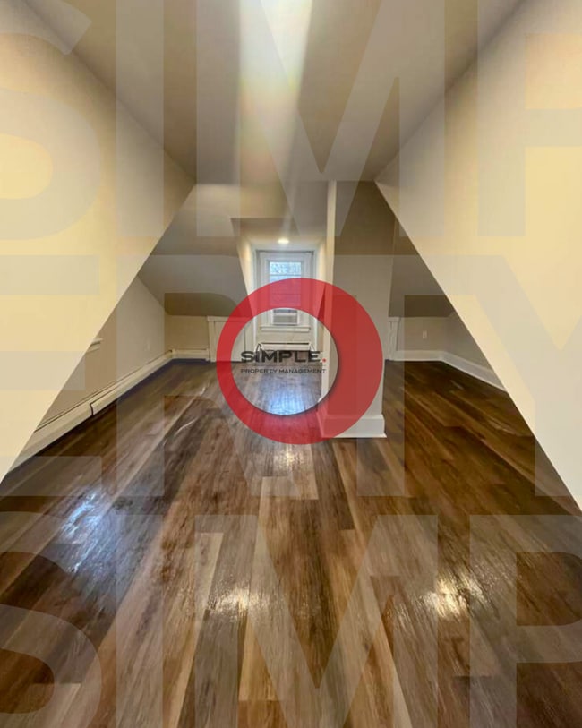 Building Photo - 3 Bedroom House