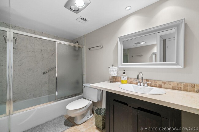 Building Photo - 511 Bayshore Dr
