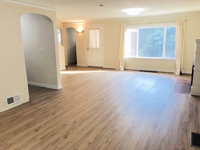 Building Photo - Cle Elum Rental