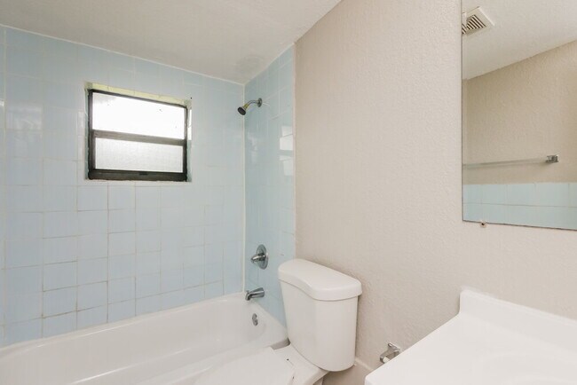 Building Photo - 1826 NW 85th St