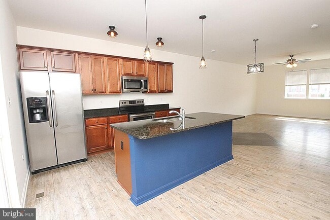 Building Photo - 185 Magellan Dr