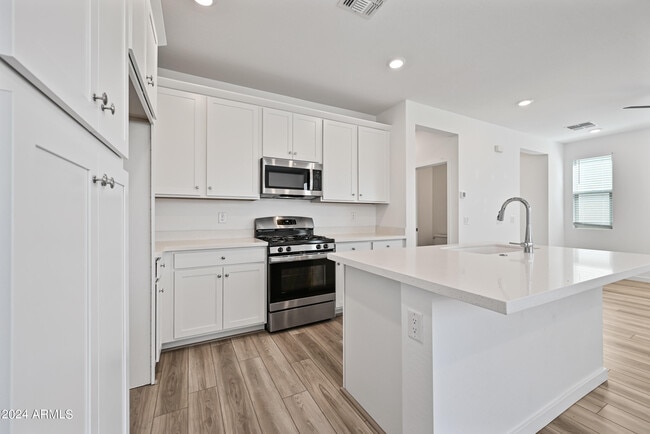 Building Photo - 4816 S Ferric