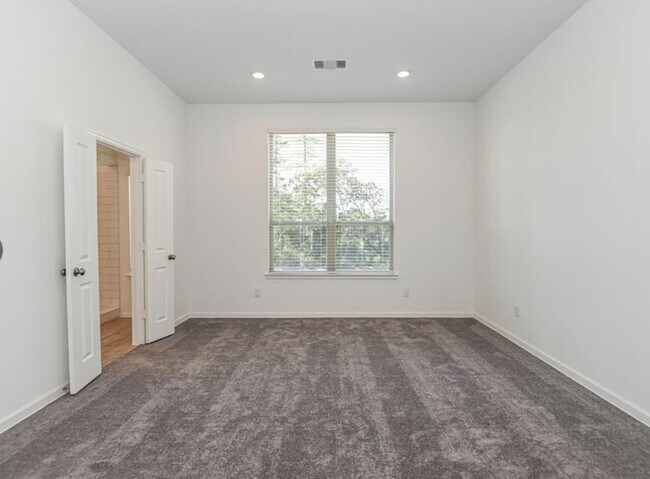 Building Photo - 530 Dry Fork Ln