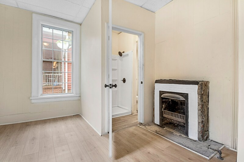 Building Photo - 1394 Ross St