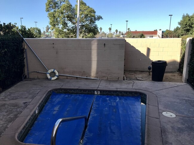 Building Photo - 4548 W Point Loma Blvd