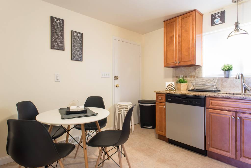 Building Photo - 17 Oxford Cir