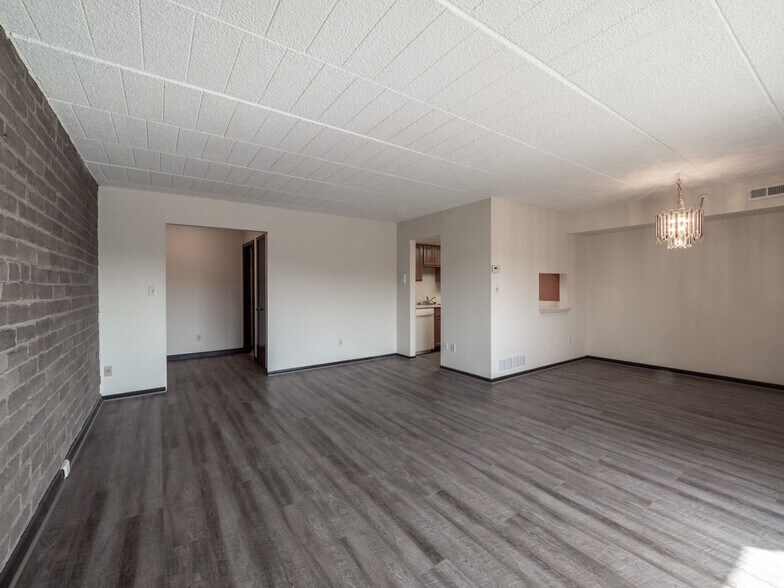 Regent Square 535603 S Trenton Ave Pittsburgh PA 15221 Apartment