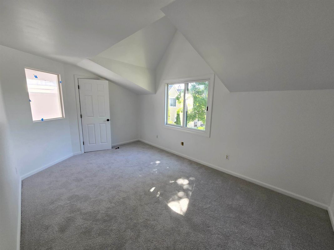 Building Photo - 103 Spinnaker Way