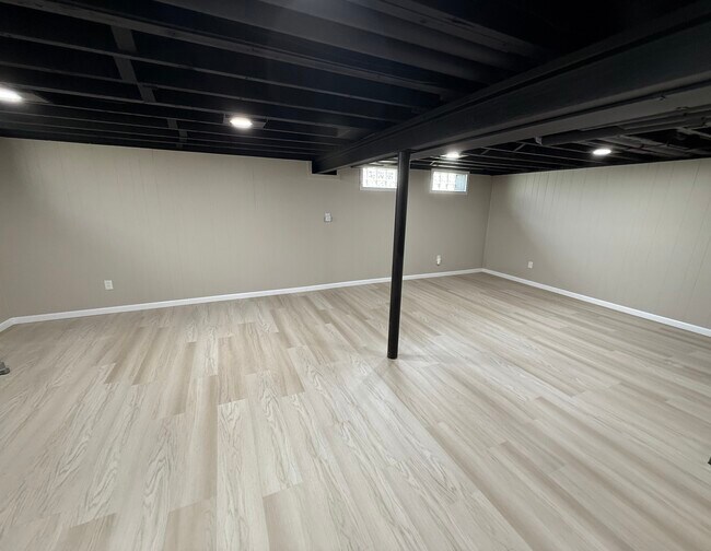 Building Photo - 30389 Hathaway