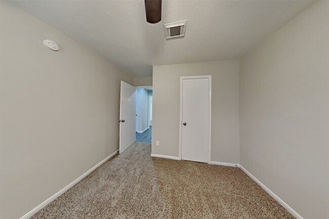 Building Photo - 18131 Gravenhurst Ln