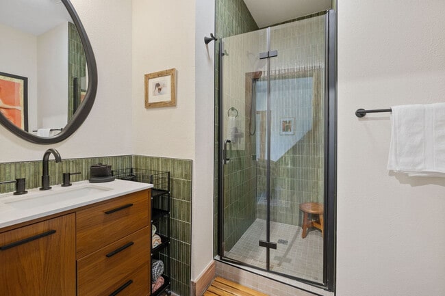 Building Photo - 17097 Lake Sequoyah Dr