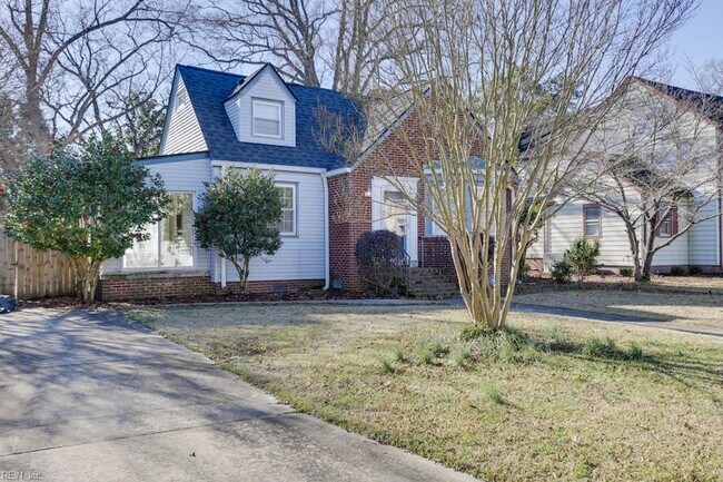 Building Photo - 407 Russell St