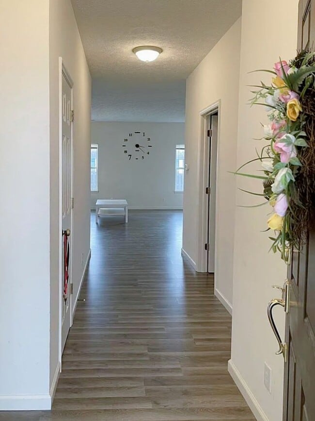 Building Photo - Cozy 3BD/2BA Fenced Yard