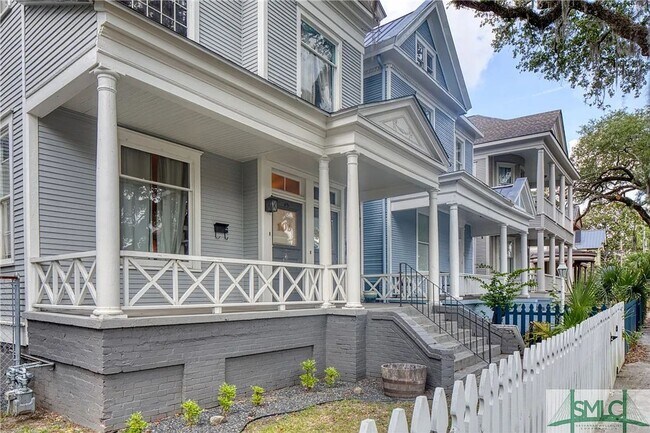 Building Photo - 3 BED | 1 BATH | BACK PORCH | DOWNTOWN