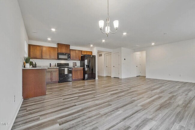 Building Photo - Earn Wealth While Leasing - Like a Homeowner - Lease to Own