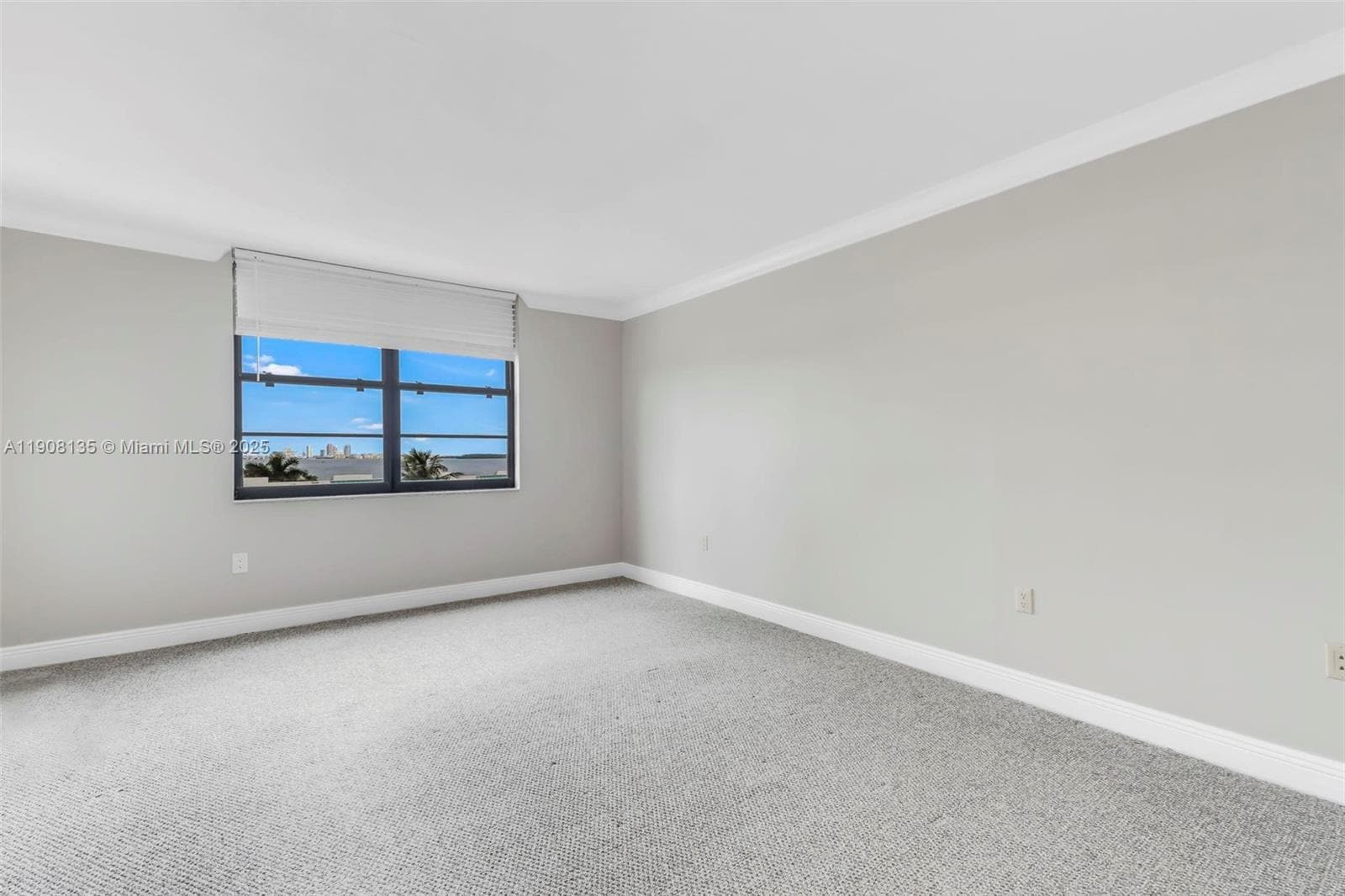 Building Photo - 2333 Brickell Ave