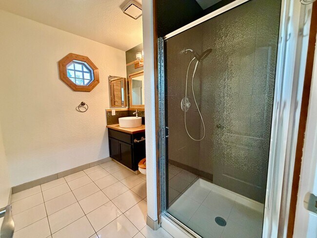 Building Photo - Spacious Henderson Home with Private Pool, 3 Fireplaces, & Modern Upgrades